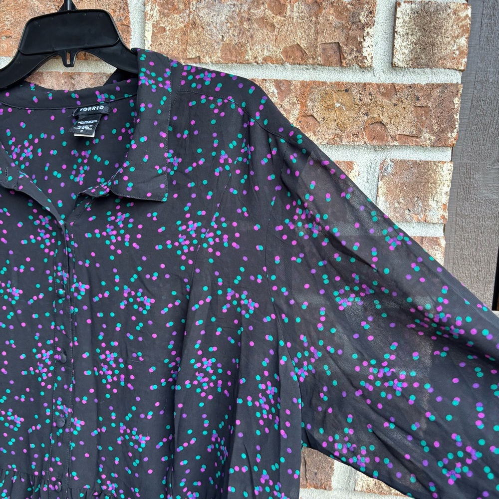 Torrid Black sheer Buttoned long sleeve Blouse high- low - Picture 3 of 7